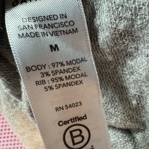 Athleta Long Sleeve Gray Workout Yoga Top Size Medium - Picture 7 of 9